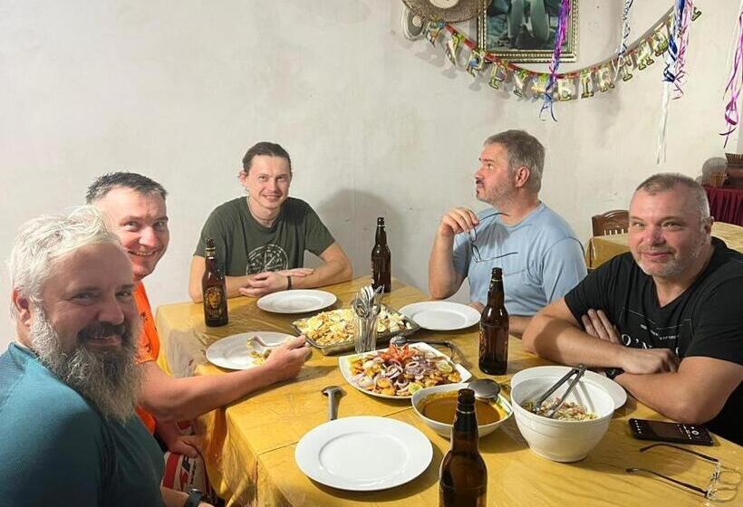 ベッドアンドブレックファースト Leona Guest Inn