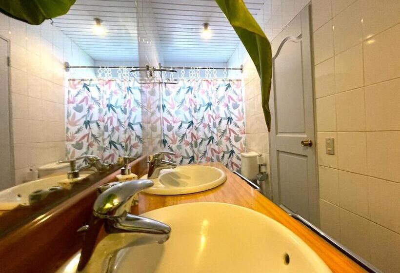 민박 Manureva Nui Hotel Boutique