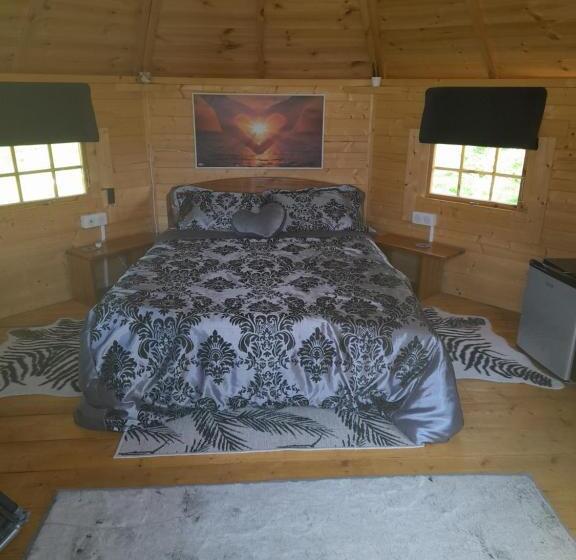 ベッドアンドブレックファースト Nedleys Glamping