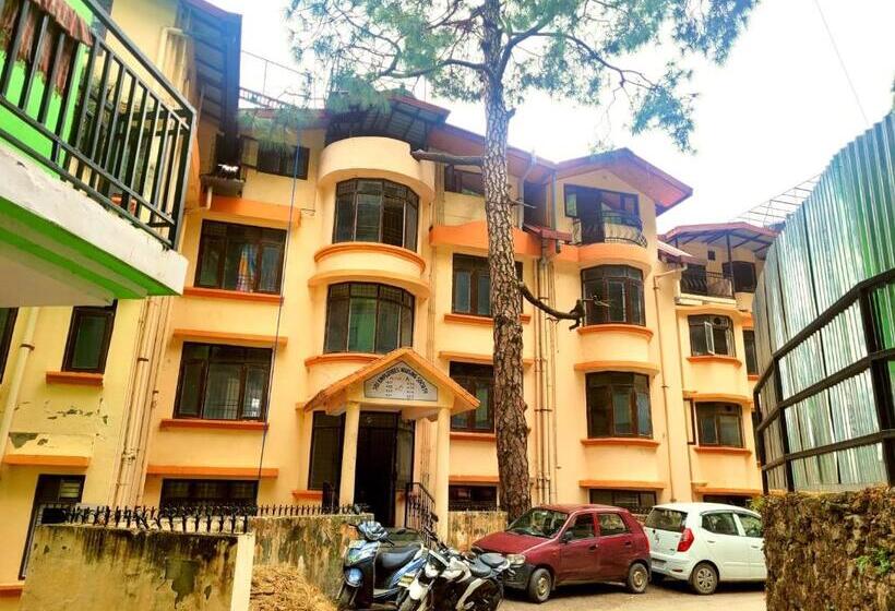 مبيت وإفطار Pine Paradise Homestay