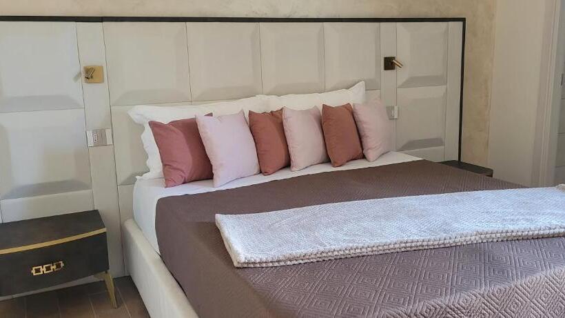 민박 Villa Nasti Luxury Bed Taurasi Room