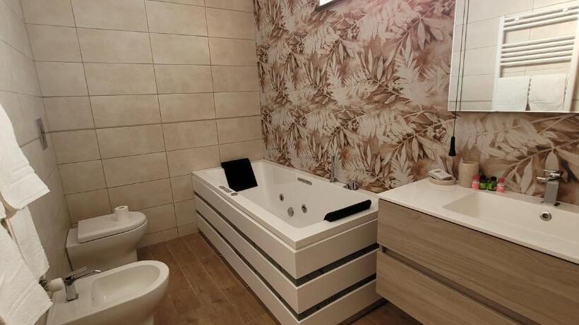 민박 Villa Nasti Luxury Bed Taurasi Room