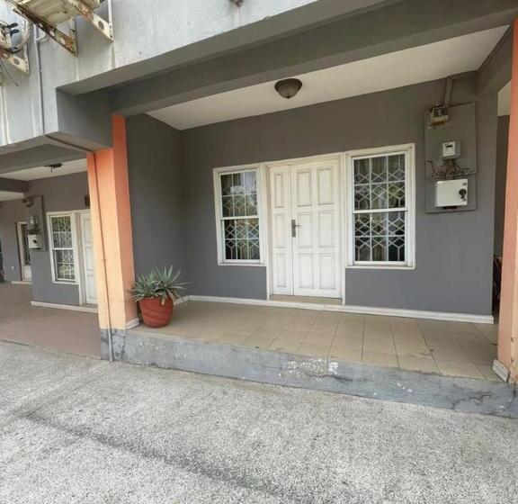 تختخواب و صبحانه Wallace Winful Place