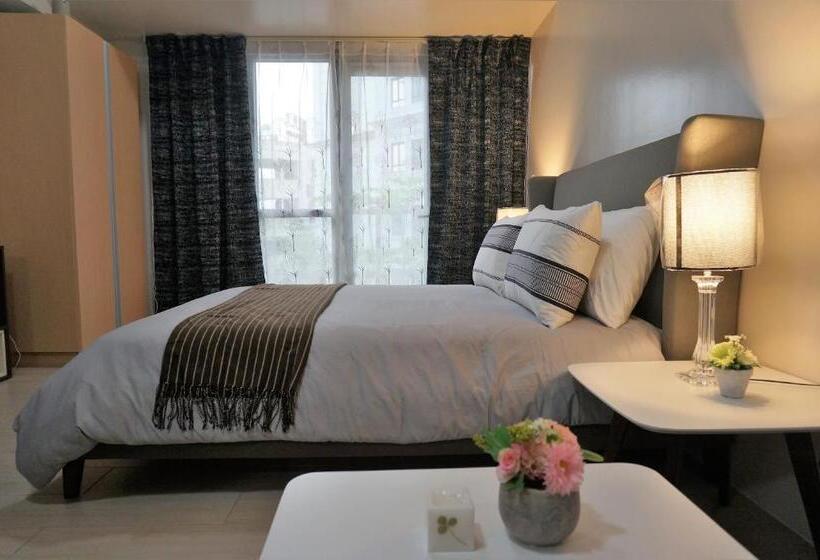 Eighty One Building C53j Condotel