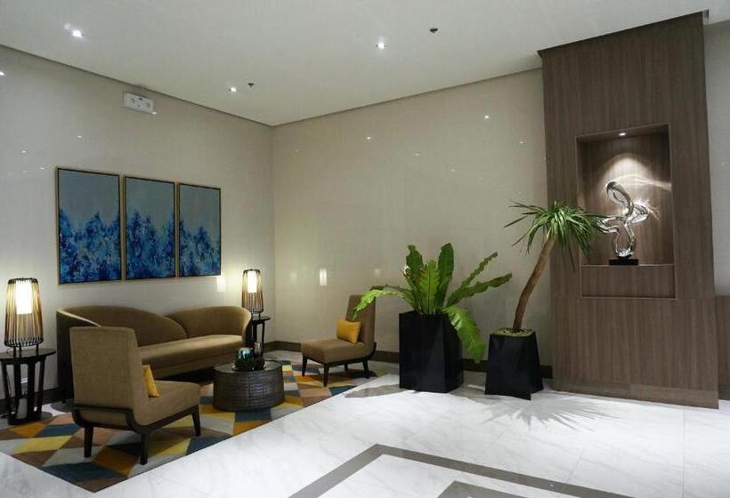 Eighty One Building C53j Condotel