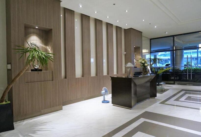 Eighty One Building C53j Condotel