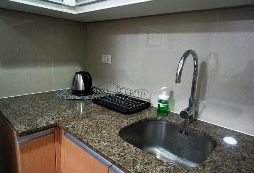 Eighty One Building C53j Condotel