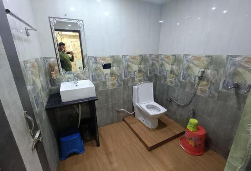 Guru Dev Palace Hotel & Lawn,ayodhya