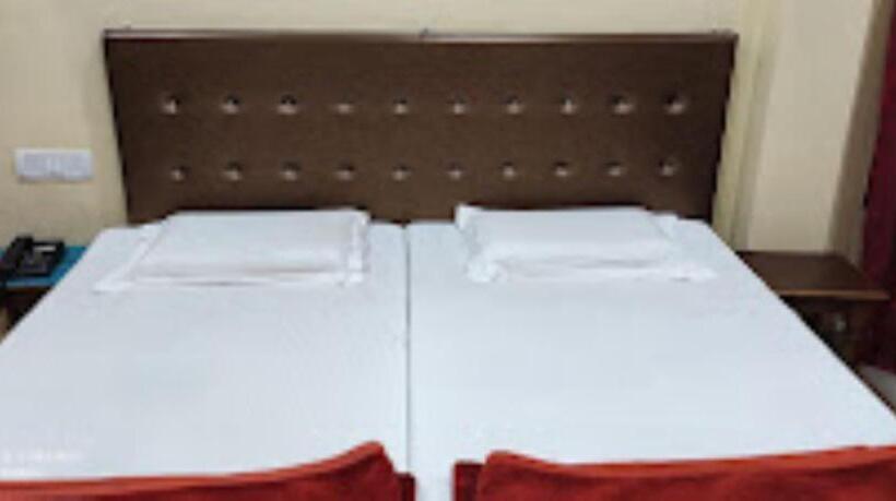 בית מלון כפרי Avadh,balrampur