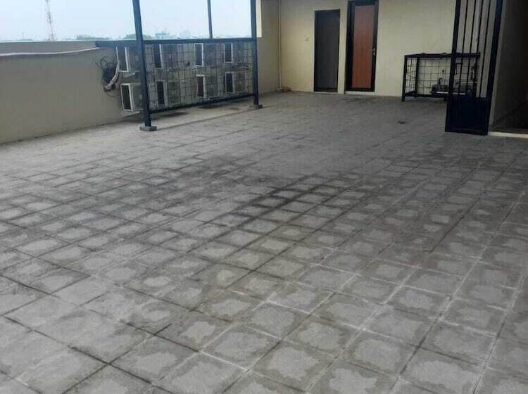 ホテル Barada Poris