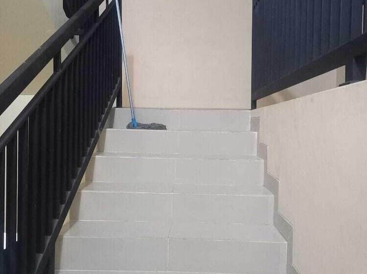 ホテル Barada Poris