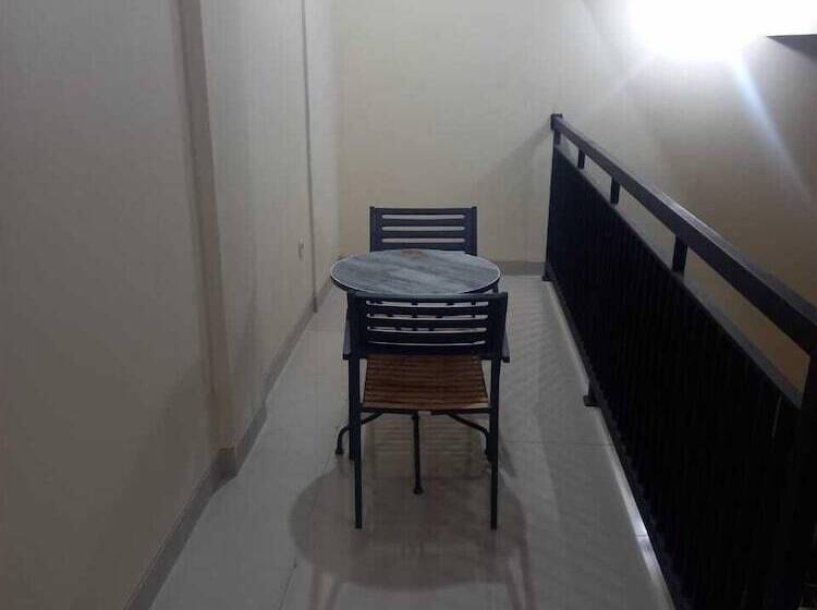 ホテル Barada Poris