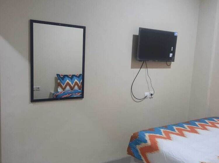 ホテル Barada Poris