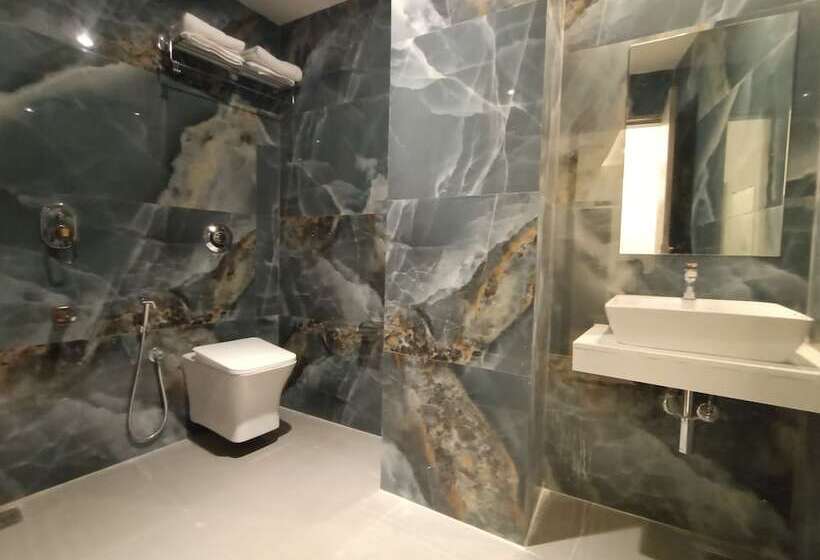 فندق Beverly Palace Santacruz   Near Bkc   Mumbai Airport T1