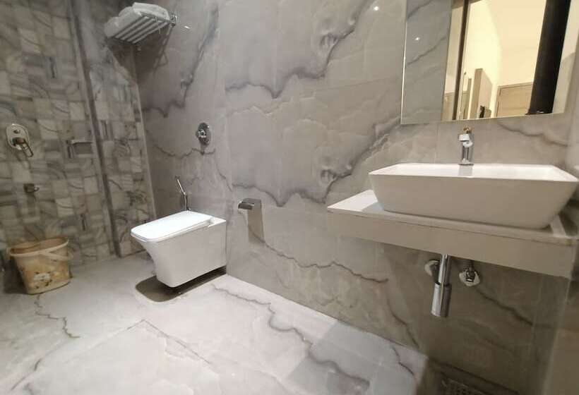 فندق Beverly Palace Santacruz   Near Bkc   Mumbai Airport T1