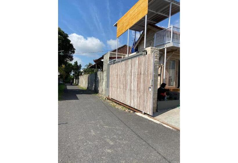 בית מלון כפרי Capital O 93508 Bale Jiwan Mukti Narmada