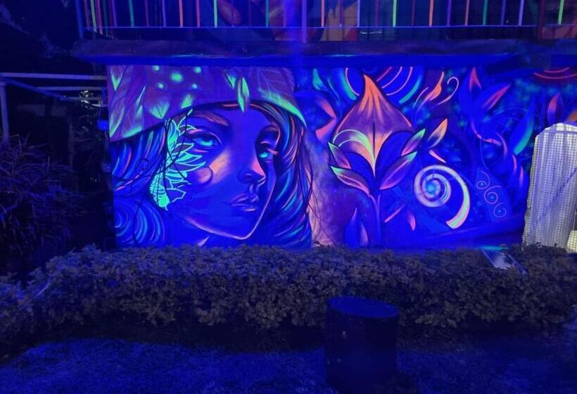 فندق Color Es Club