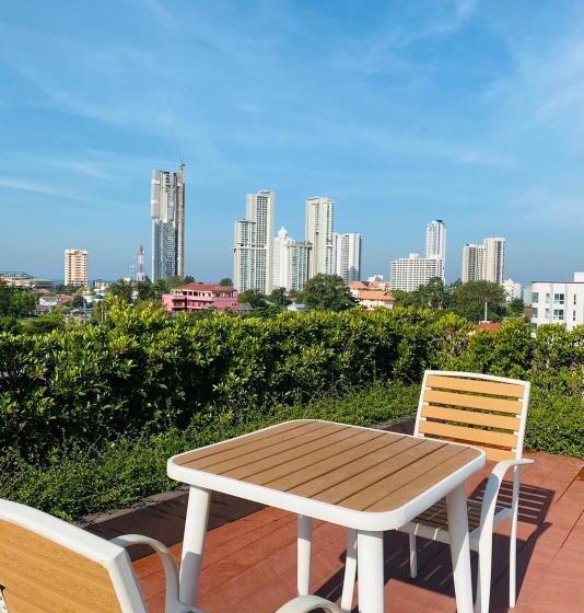 Отель D Eco Condo Resort Pattaya