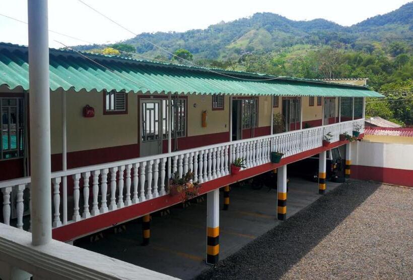 בית מלון כפרי El Cristal