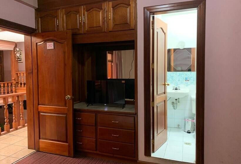 בית מלון כפרי Hostal Pichincha Internacional