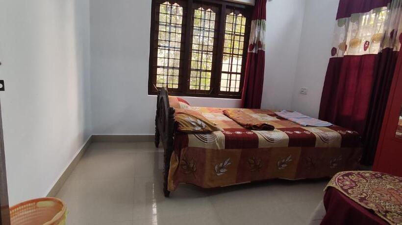 فندق Koonamparayil Home Stay Munnar Anaviratty Family Only