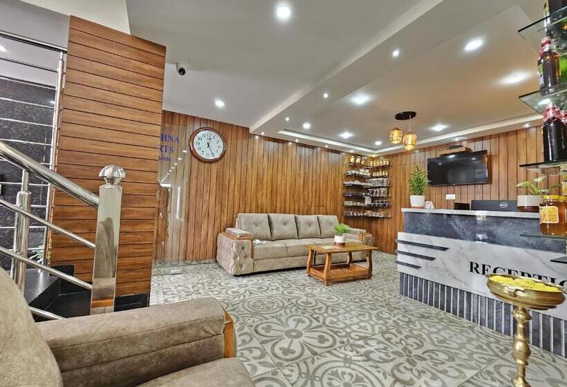 Отель Navarathna Comforts