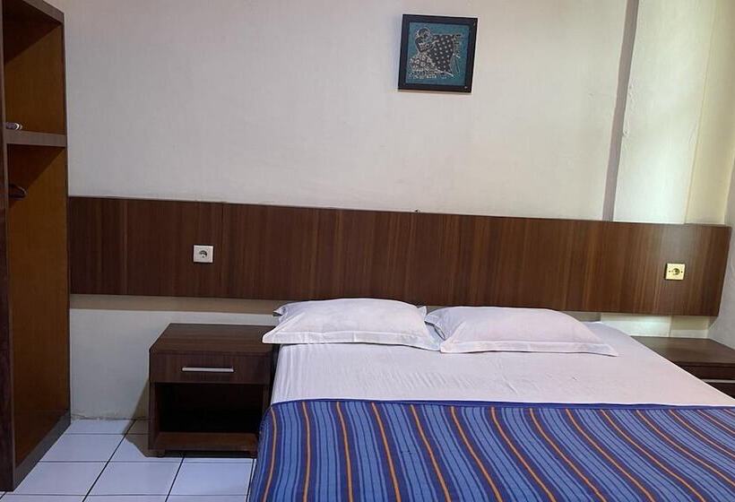 ホテル Oyo 93502 Homestay Pakmuklis Syariah 2