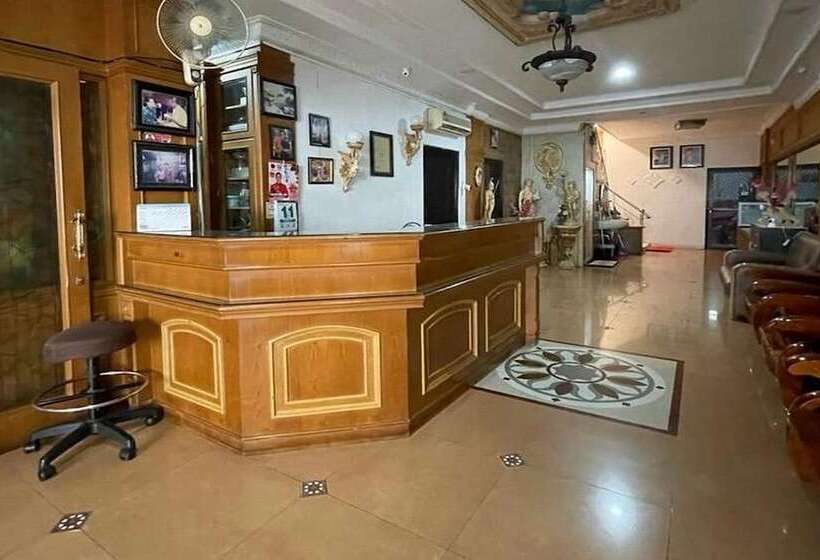 ホテル Oyo 93502 Homestay Pakmuklis Syariah 2