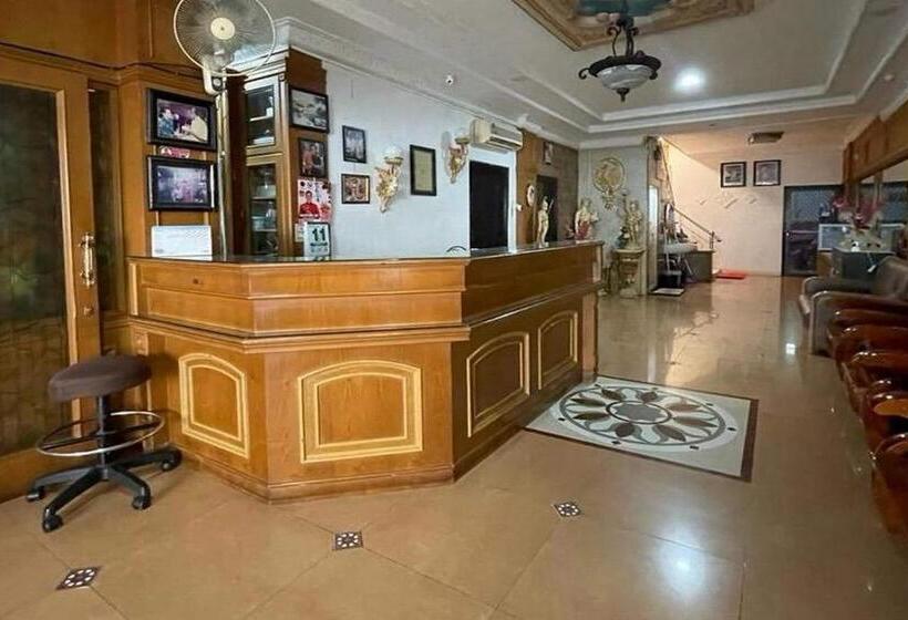 ホテル Oyo 93502 Homestay Pakmuklis Syariah 2