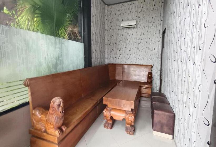 酒店 Oyo 93512 Umbuy Homestay