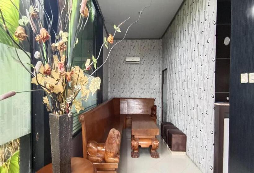 酒店 Oyo 93512 Umbuy Homestay