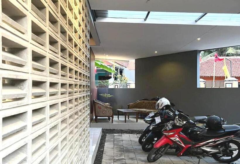 호텔 Oyo 93514 Rubina Syariah