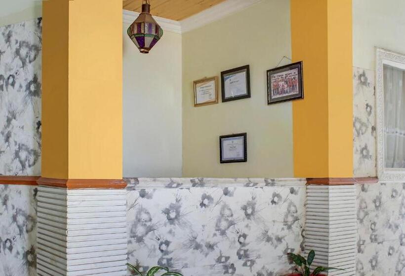 هتل Oyo 93521 Wisma Flamboyan