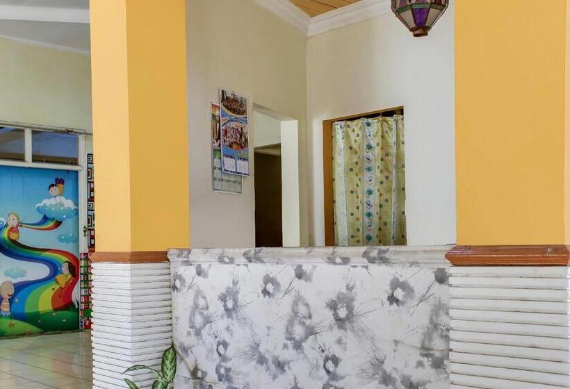 酒店 Oyo 93521 Wisma Flamboyan