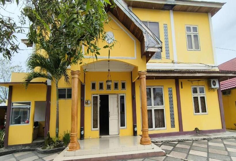 هتل Oyo 93521 Wisma Flamboyan