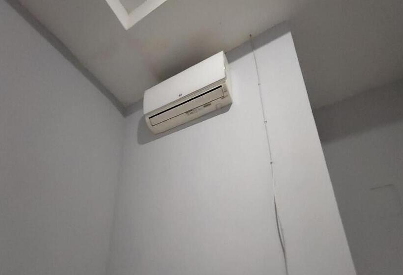 酒店 Oyo 93521 Wisma Flamboyan