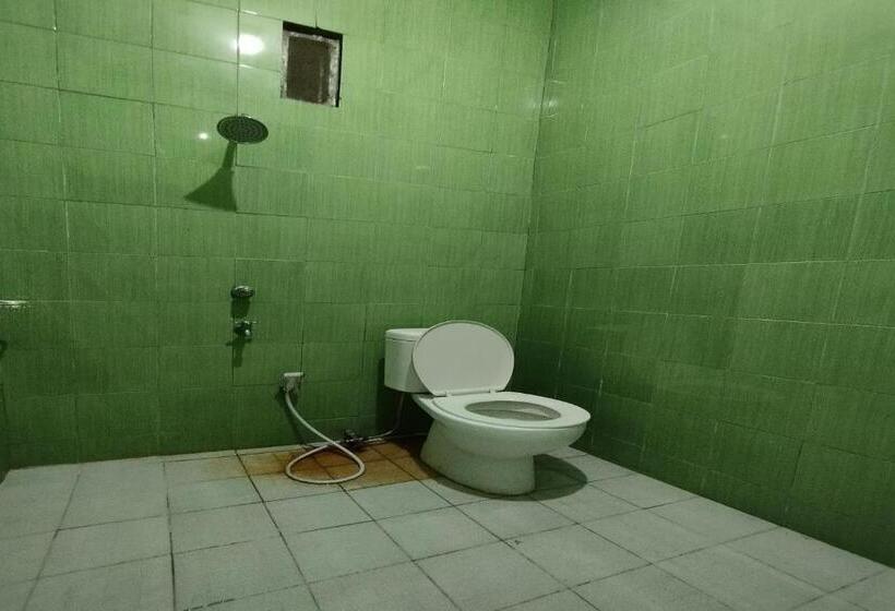 ホテル Oyo 93523 Penginapan Laras Paminggir