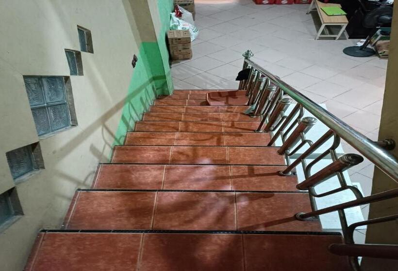 هتل Oyo 93523 Penginapan Laras Paminggir