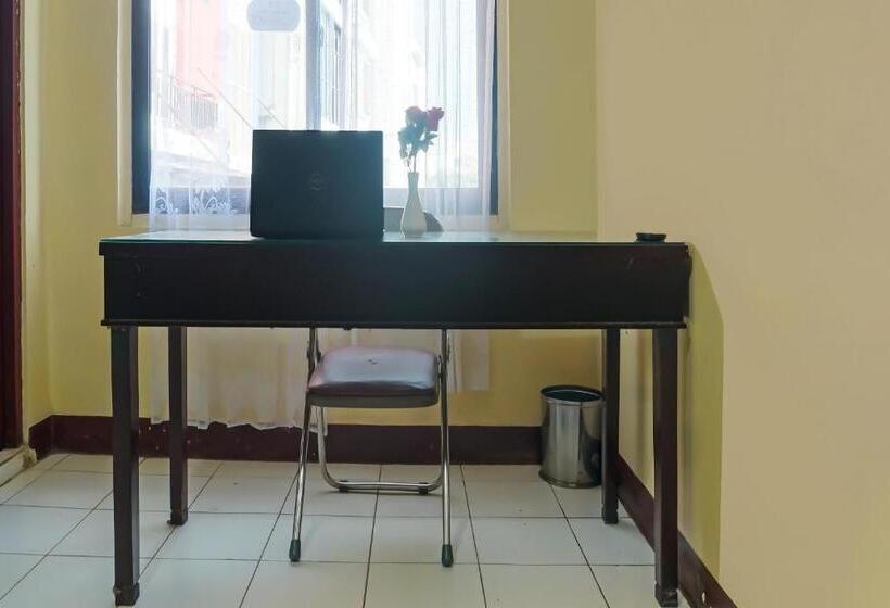 ホテル Oyo 93523 Penginapan Laras Paminggir