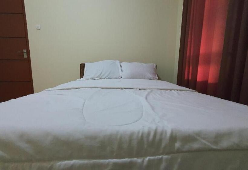 هتل Oyo 93523 Penginapan Laras Paminggir