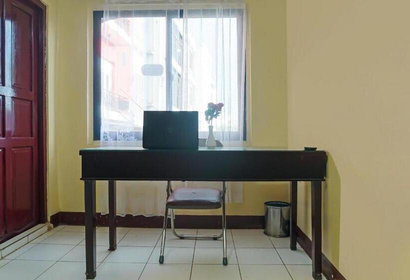 ホテル Oyo 93523 Penginapan Laras Paminggir