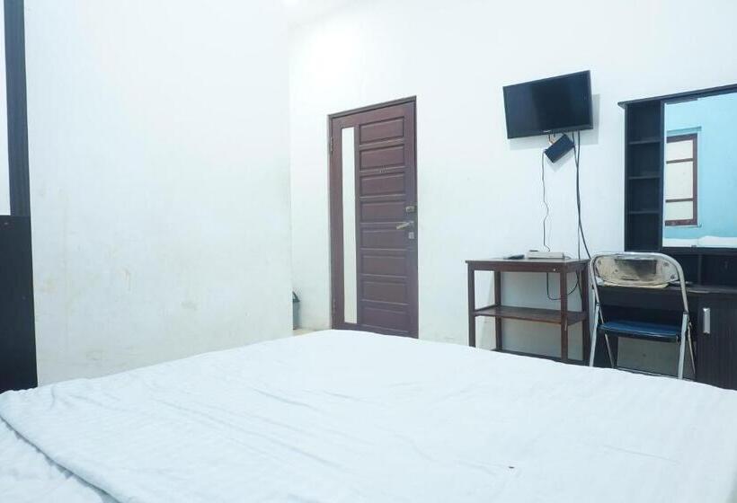 ホテル Oyo 93523 Penginapan Laras Paminggir