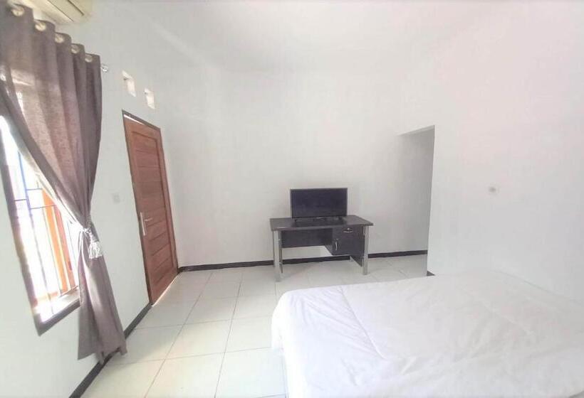 ホテル Oyo 93523 Penginapan Laras Paminggir