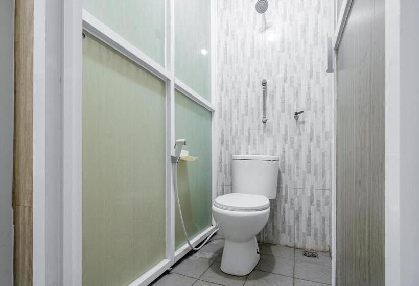 فندق Oyo 93526 Cut Nyadin Syariah