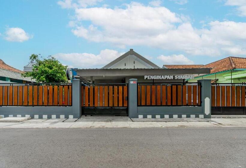 فندق Oyo 93526 Cut Nyadin Syariah