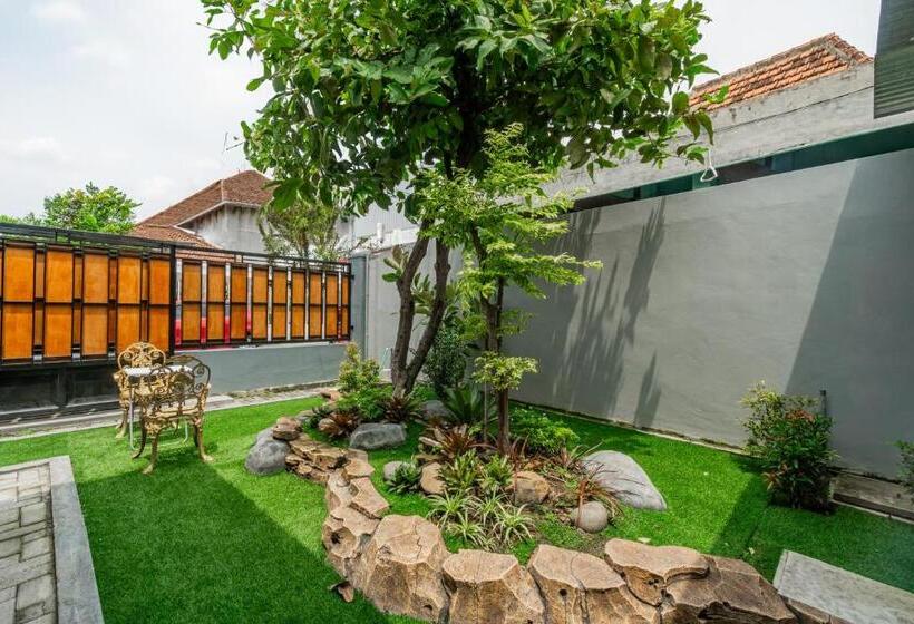 فندق Oyo 93526 Cut Nyadin Syariah