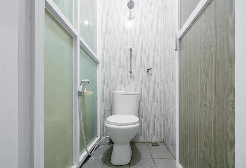 فندق Oyo 93526 Cut Nyadin Syariah