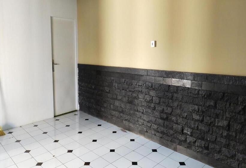 酒店 Oyo 93528 Guest House Zidan 21