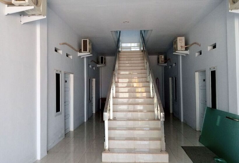 هتل Oyo 93532 Kost Nian Syariah