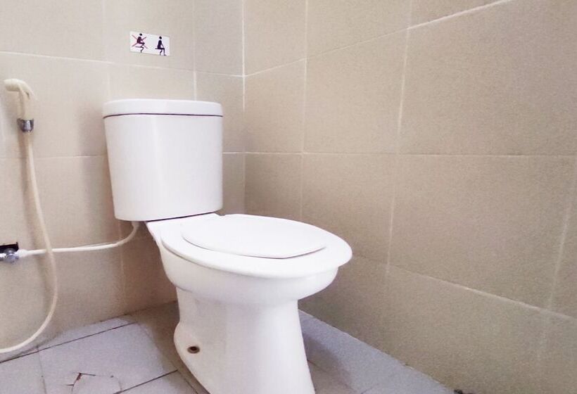 فندق Oyo 93536 Pondok Almirah